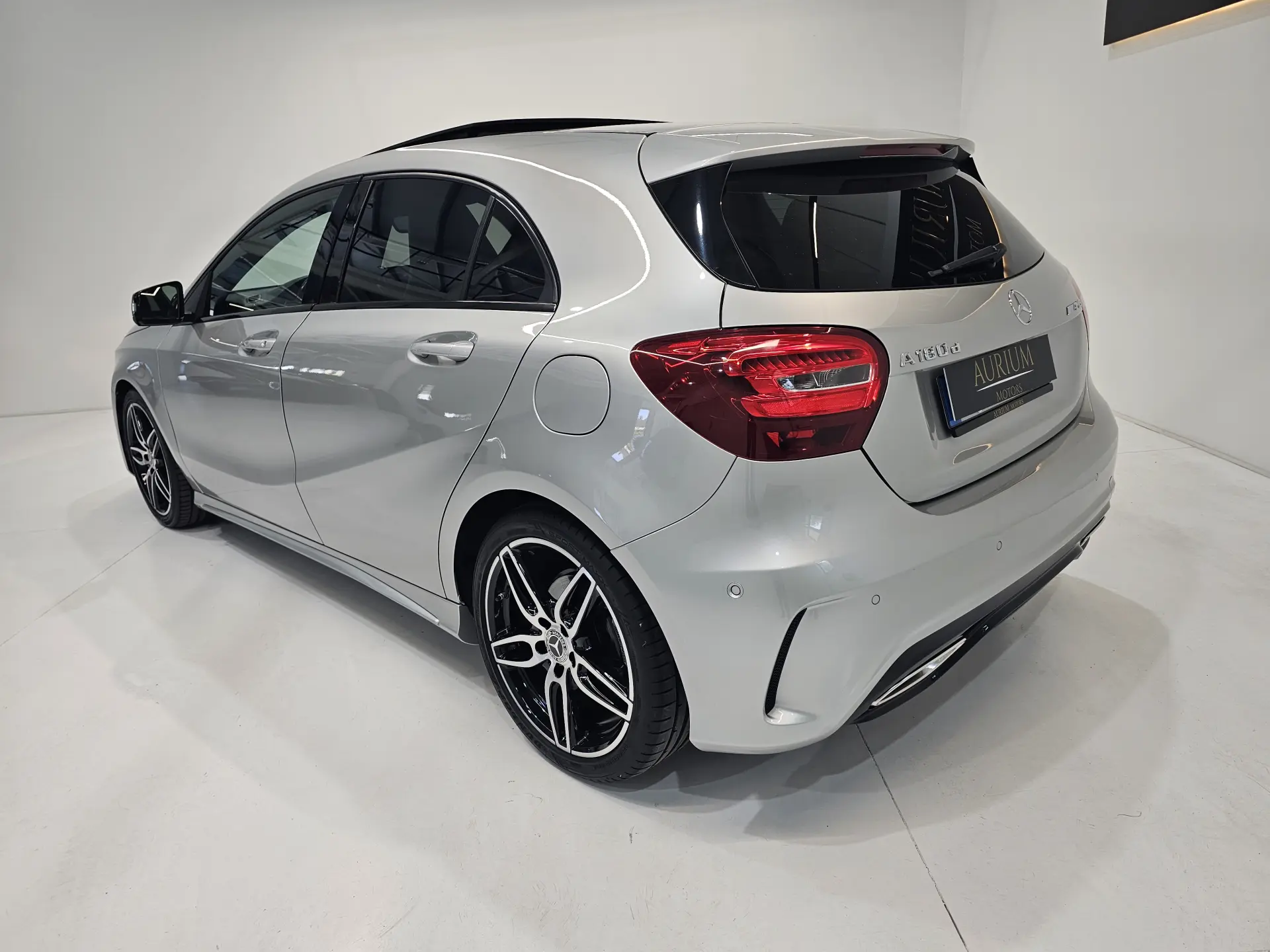 Mercedes-Benz A 180 d AMG Line 6