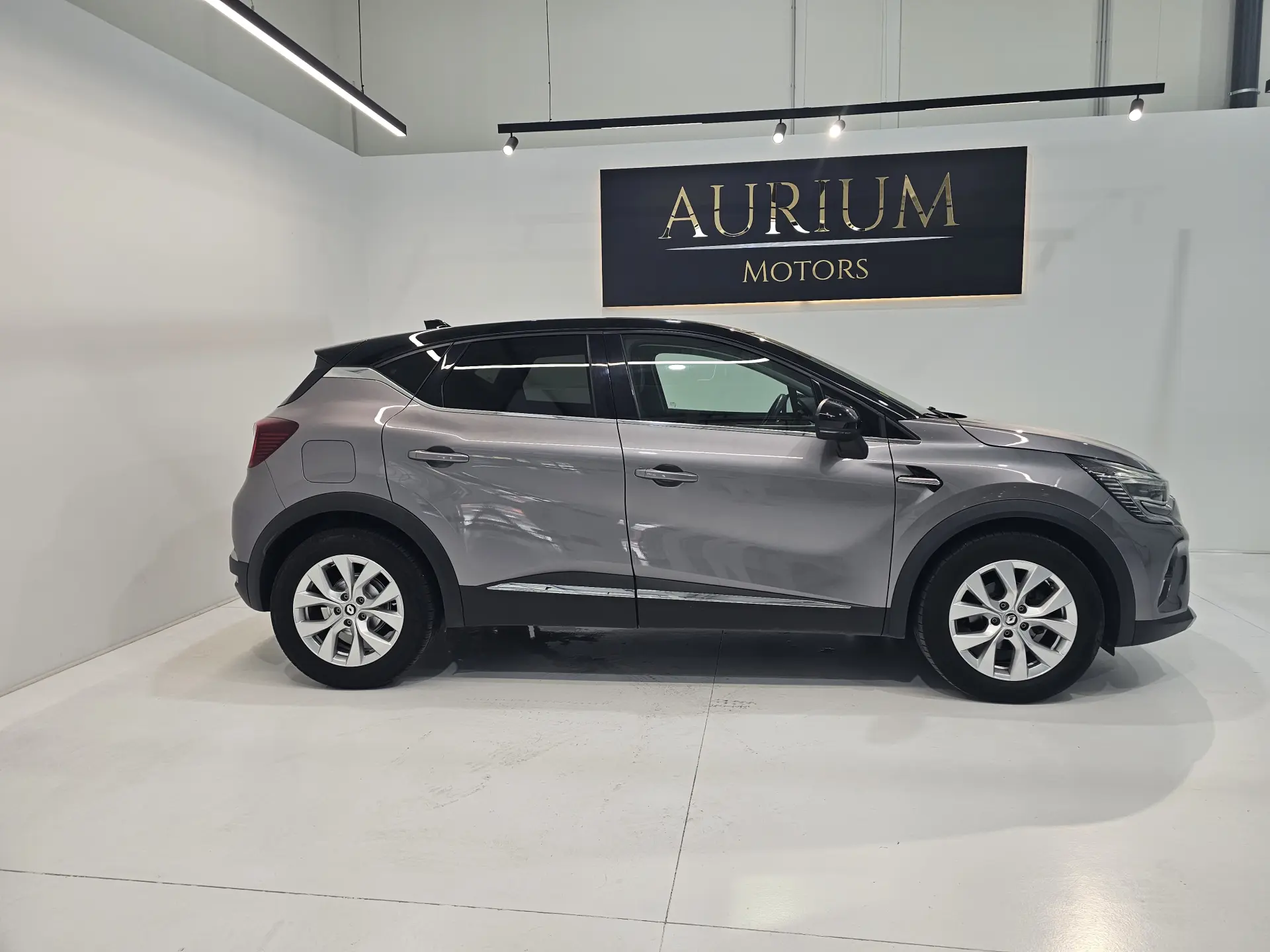Renault Captur 1.0 TCe Intens Bi-Fuel 8