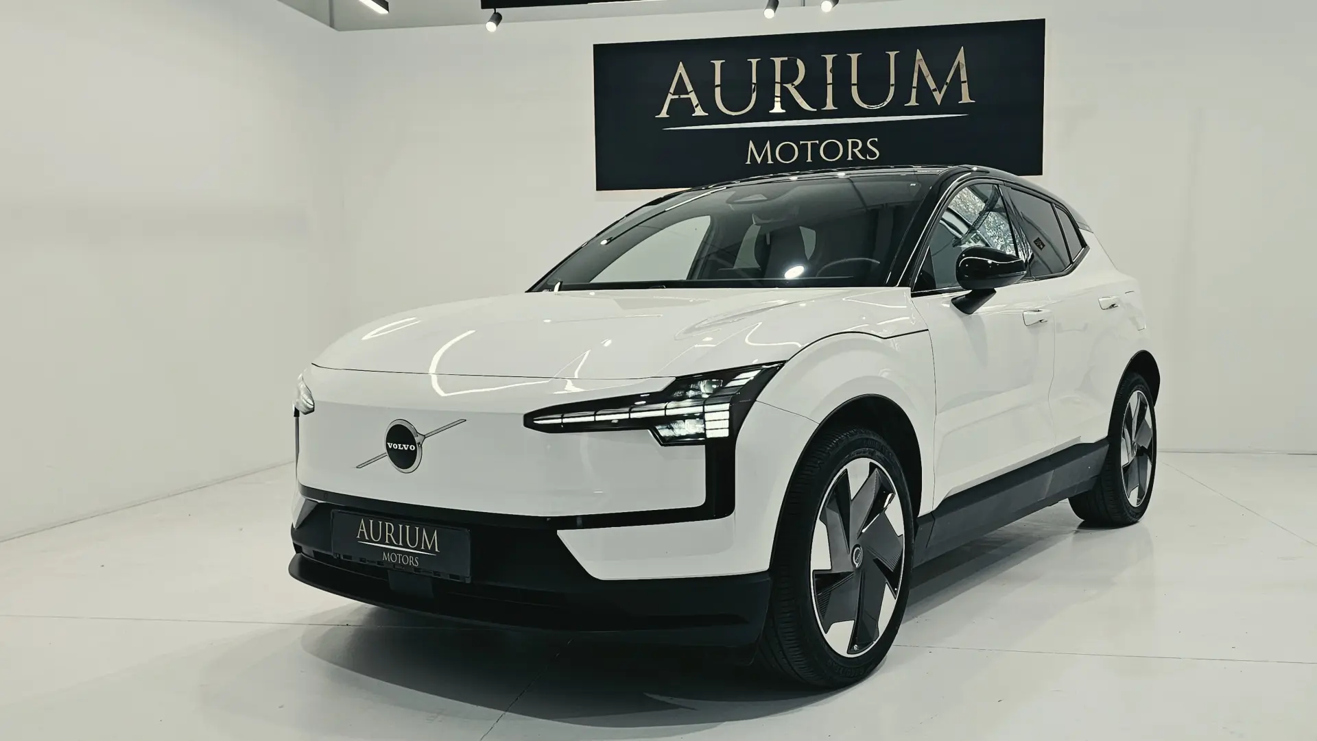 Volvo EX30 69 kWh Twin Motor Plus 1