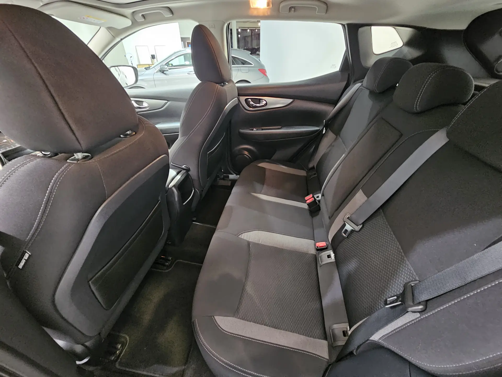 Nissan Qashqai 1.5 dCi N-Connecta J18 11