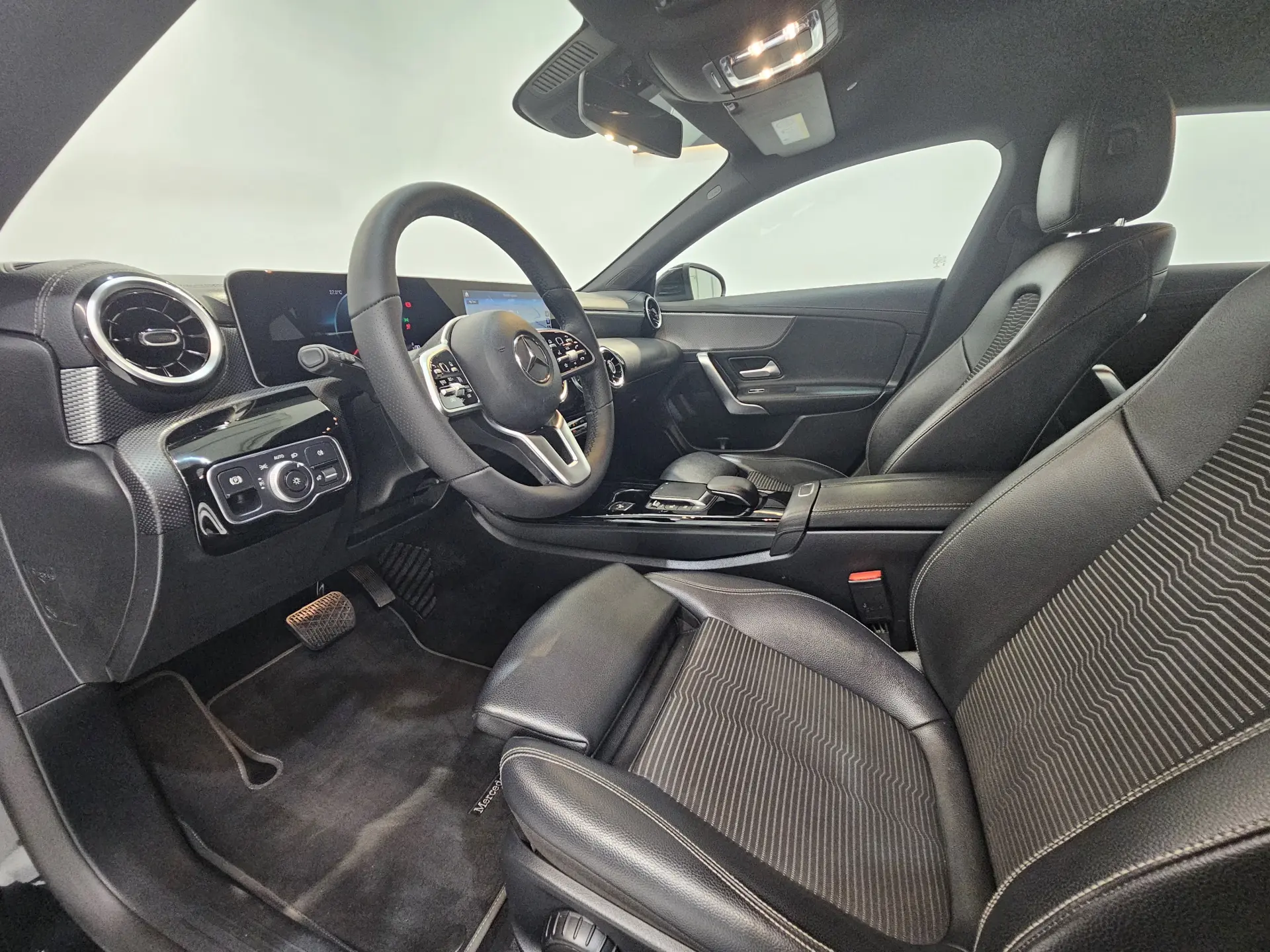 Mercedes-Benz CLA 180 d Shooting Brake Progressive Aut. 15