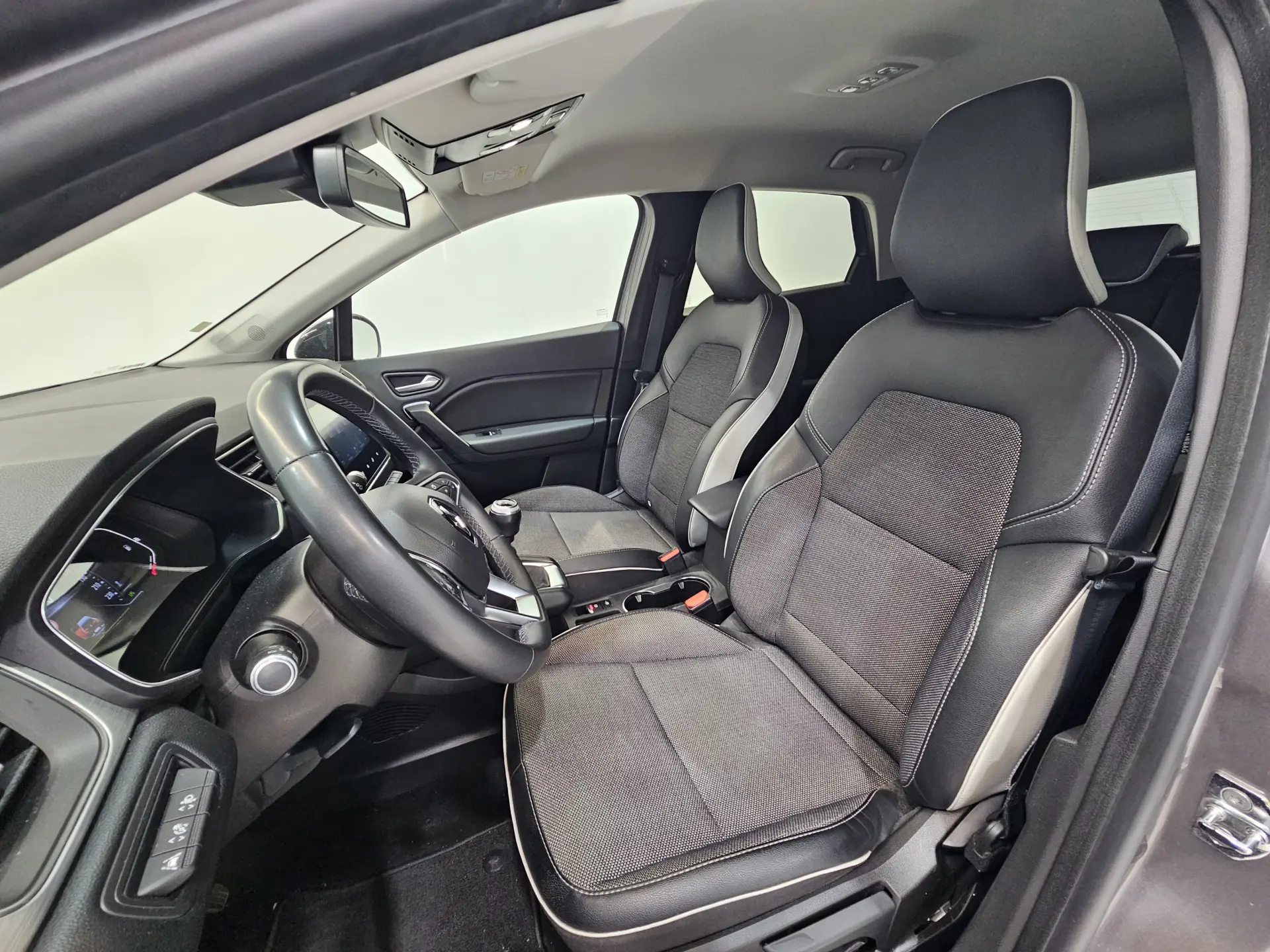 Renault Captur 1.0 TCe Intens Bi-Fuel 11