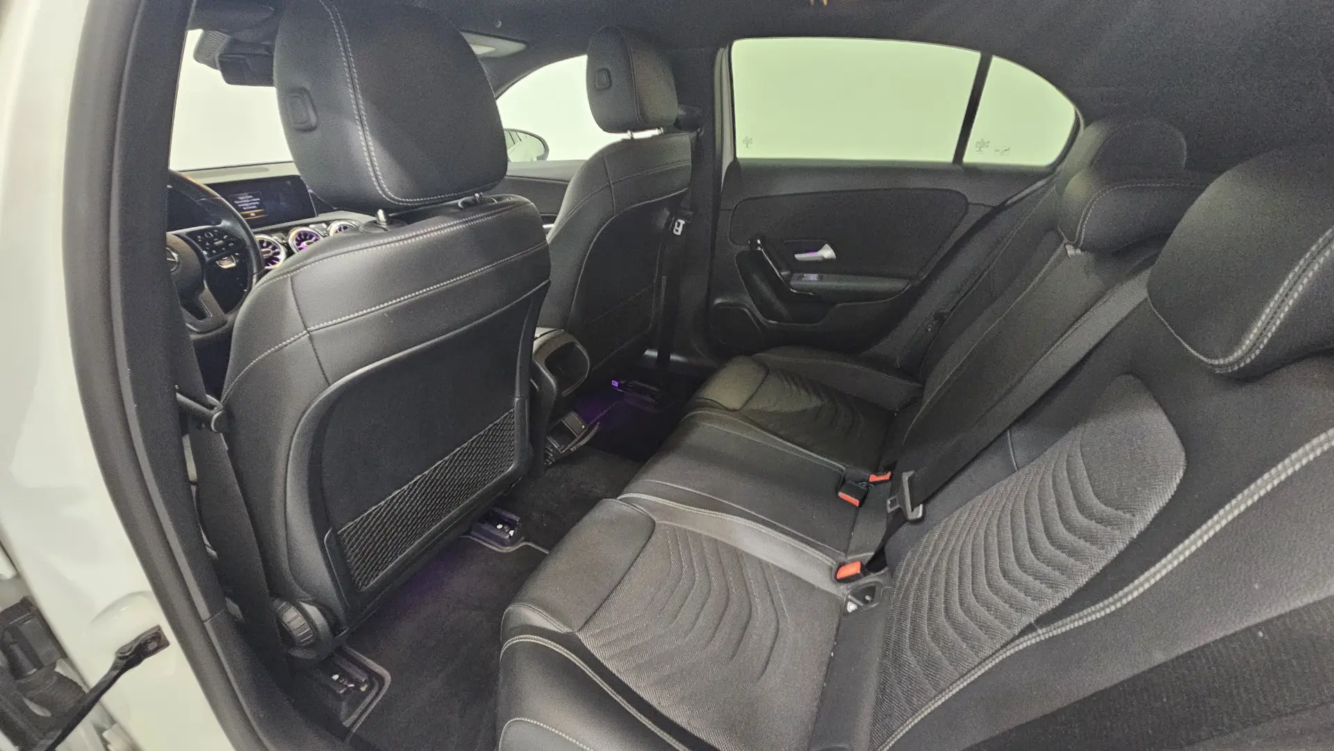 Mercedes-Benz A 180 d 7G-DCT Progressive 13