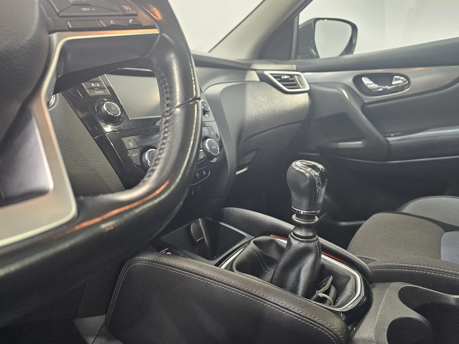 Nissan Qashqai 1.5 dCi N-Connecta J18 32