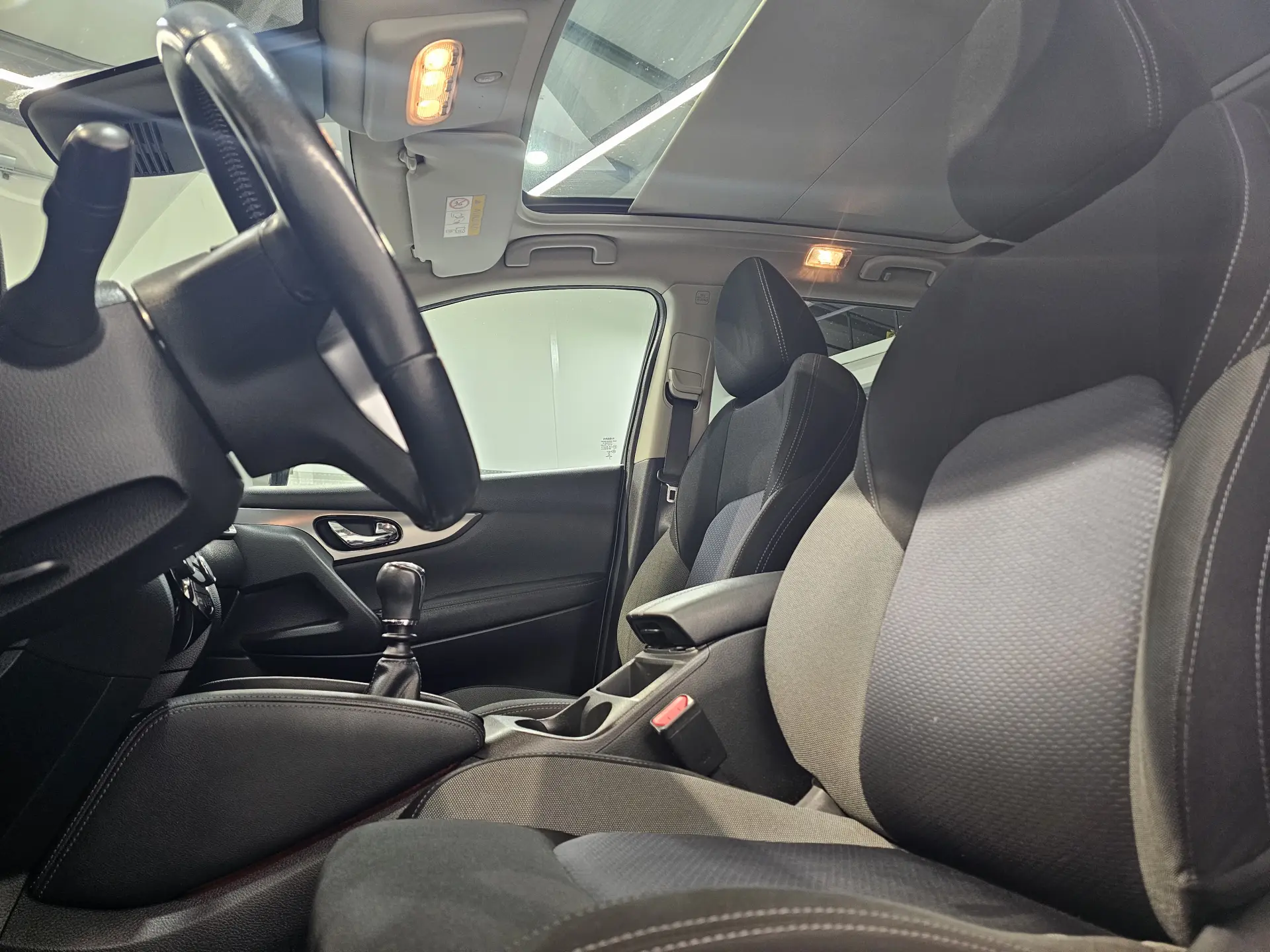 Nissan Qashqai 1.5 dCi N-Connecta J18 9