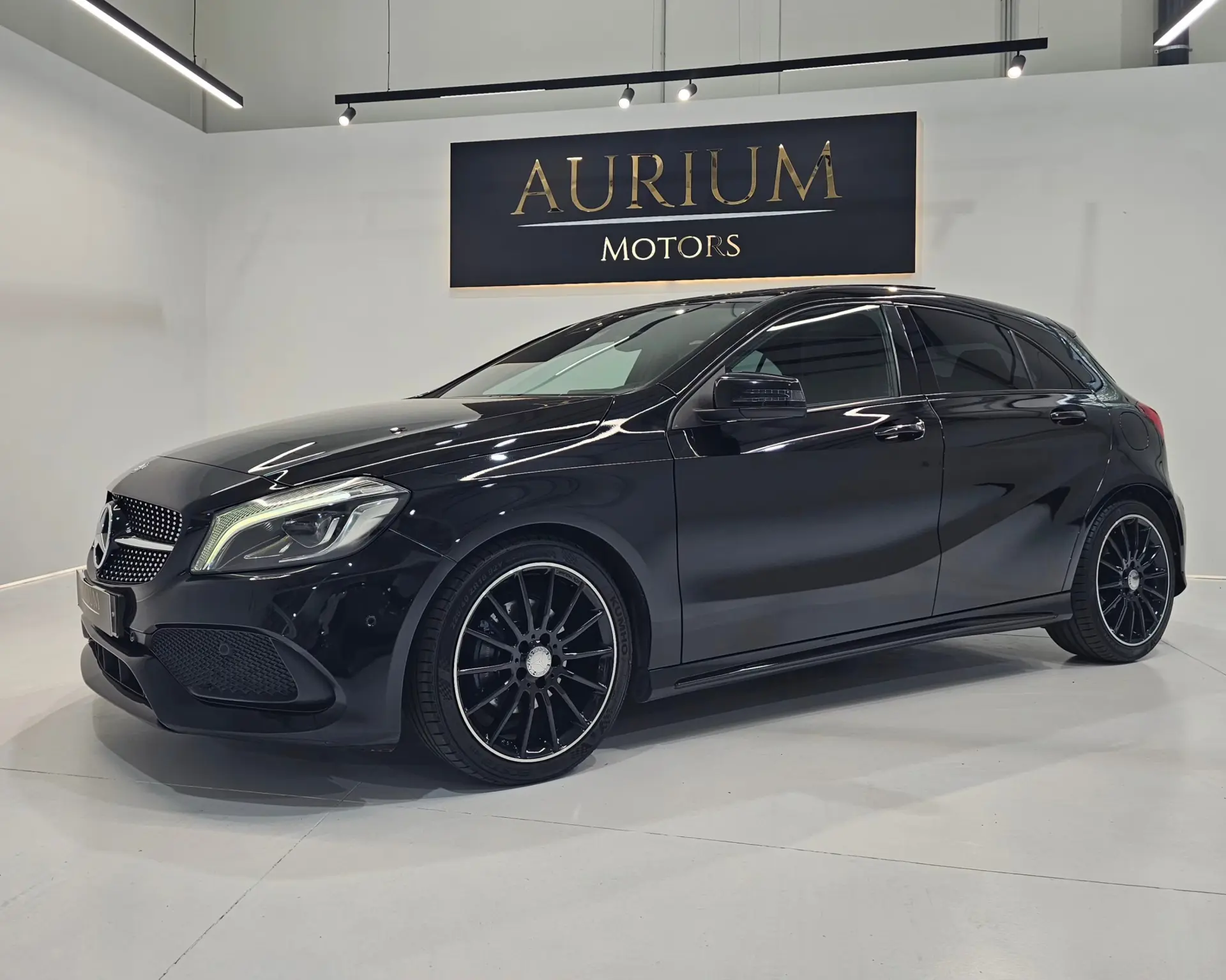 Mercedes-Benz A 180 d 7G-DCT AMG Line 2