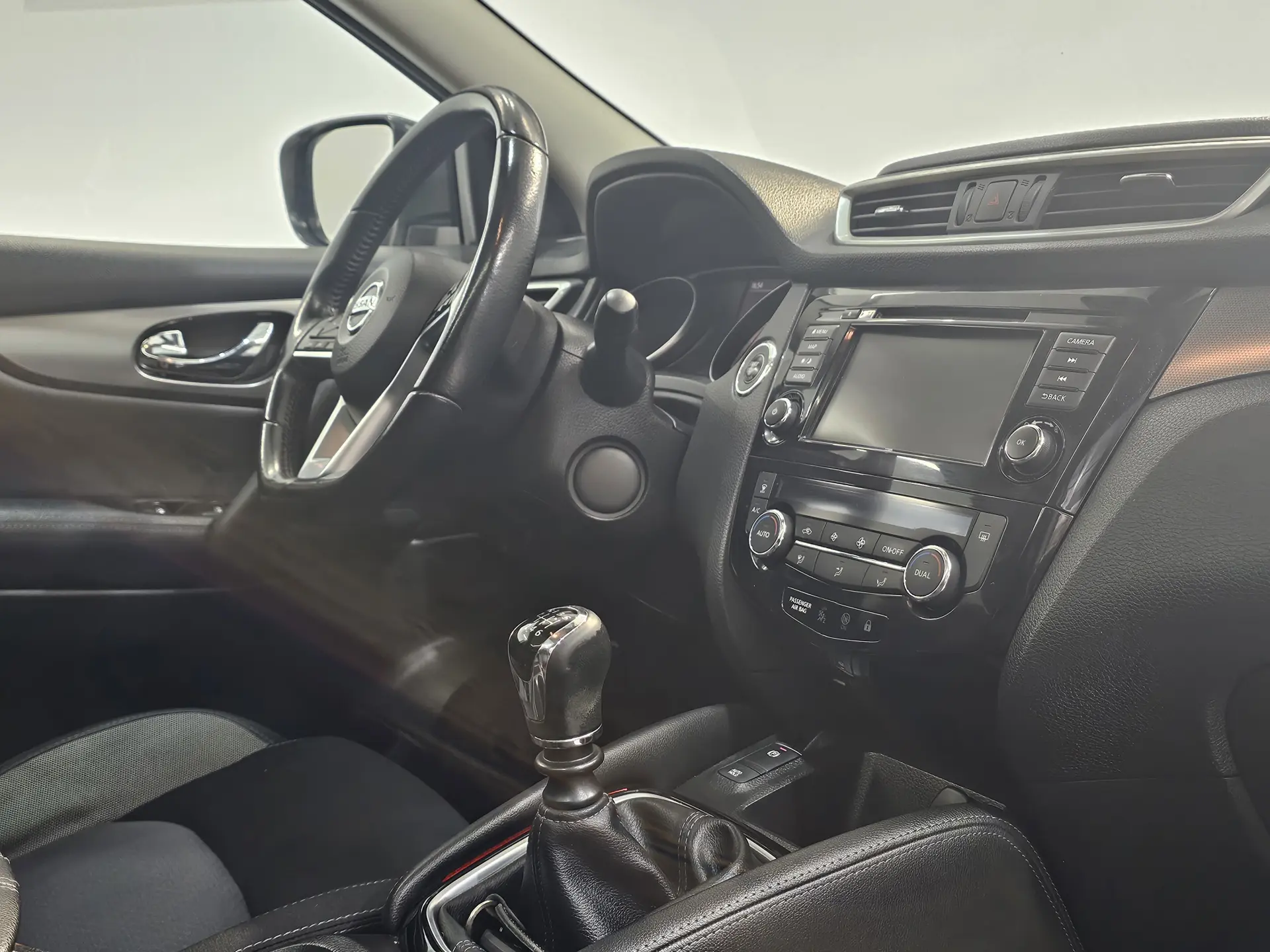 Nissan Qashqai 1.5 dCi N-Connecta J18 36