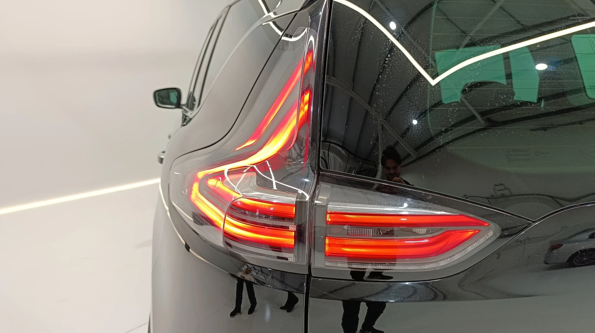 Renault Espace 1.6 dCi Zen EDC 21