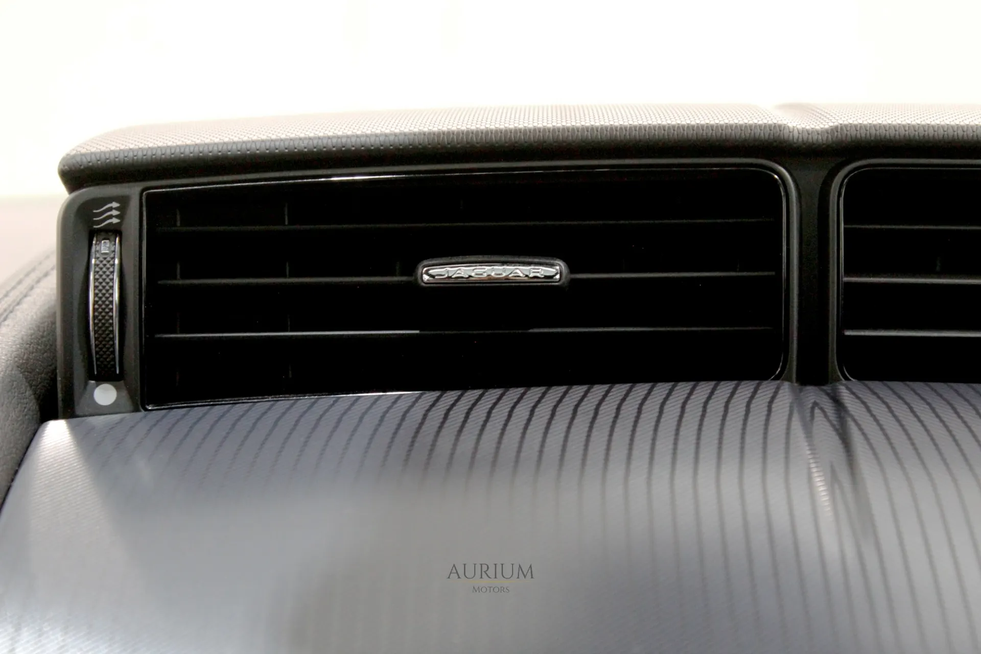 Jaguar F-Type 2.0 i4 R-Dynamic 17