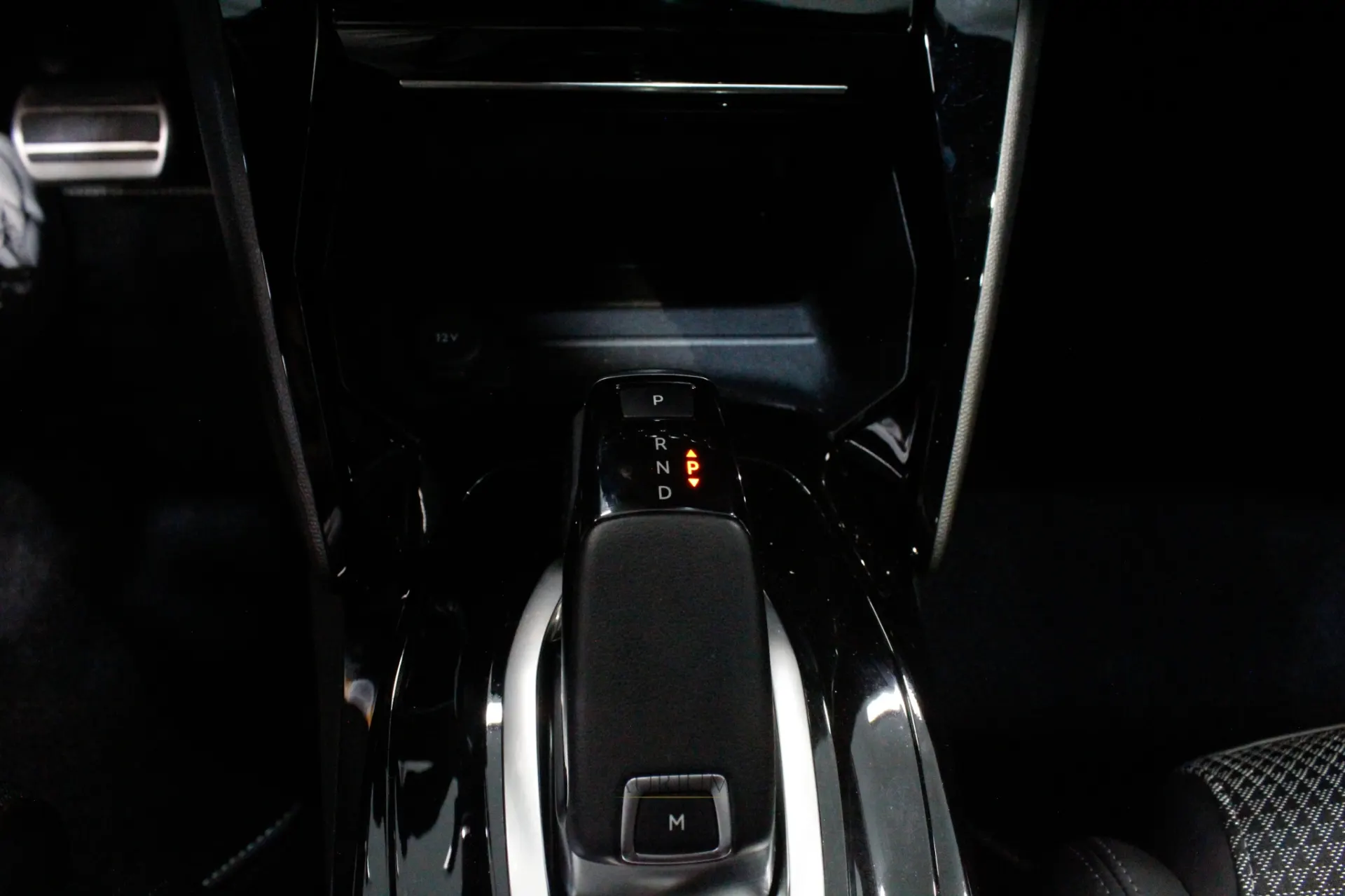 Peugeot 2008 1.2 PureTech GT Line EAT8 36