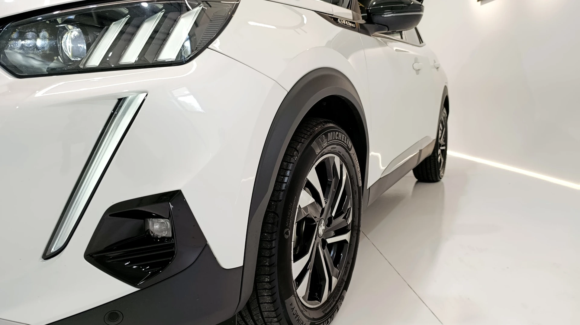 Peugeot 2008 1.2 PureTech GT Line EAT8 24