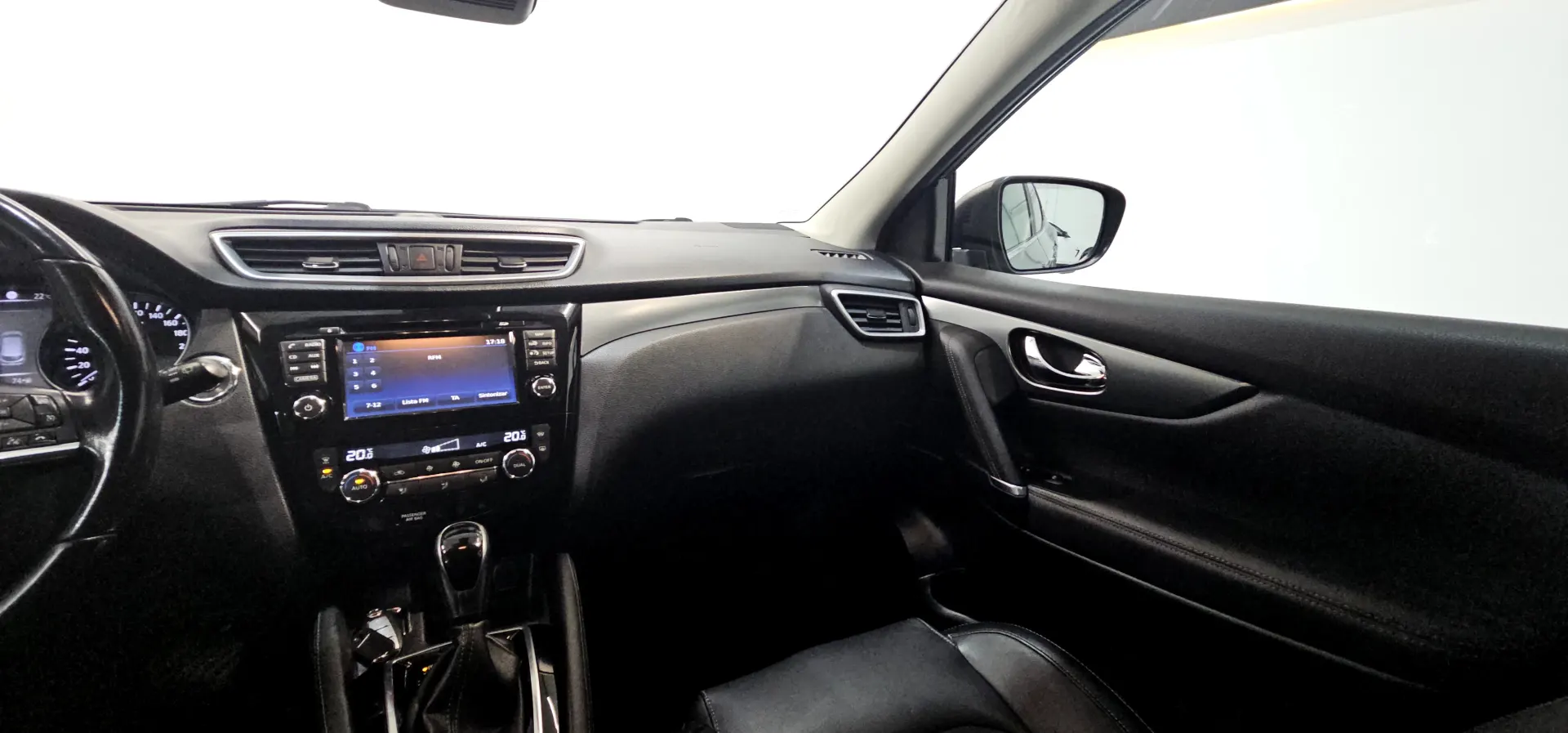 Nissan Qashqai 1.6 dCi N-Connecta 18 PS Xtronic 11