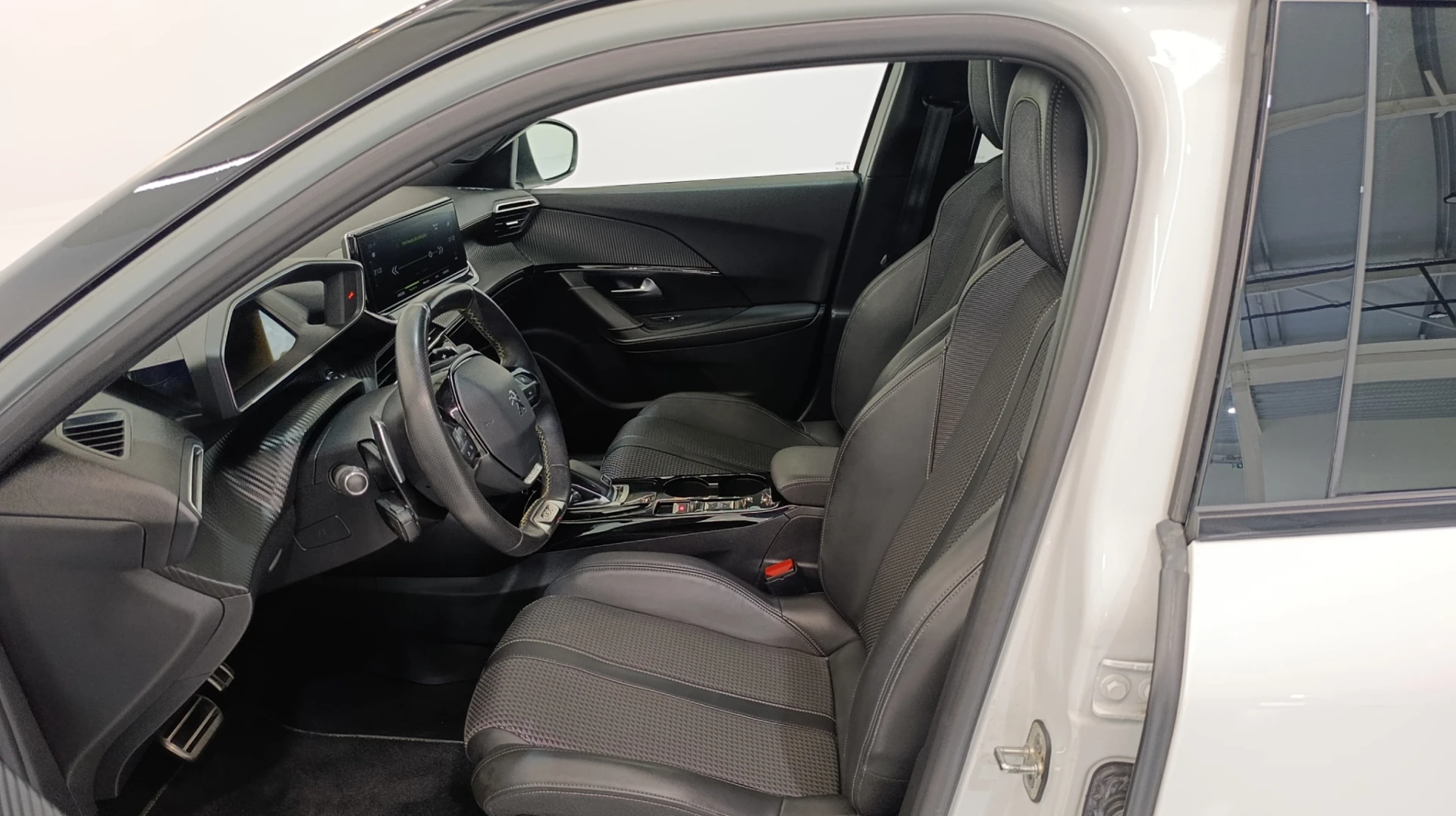 Peugeot 2008 1.2 PureTech GT Line EAT8 9