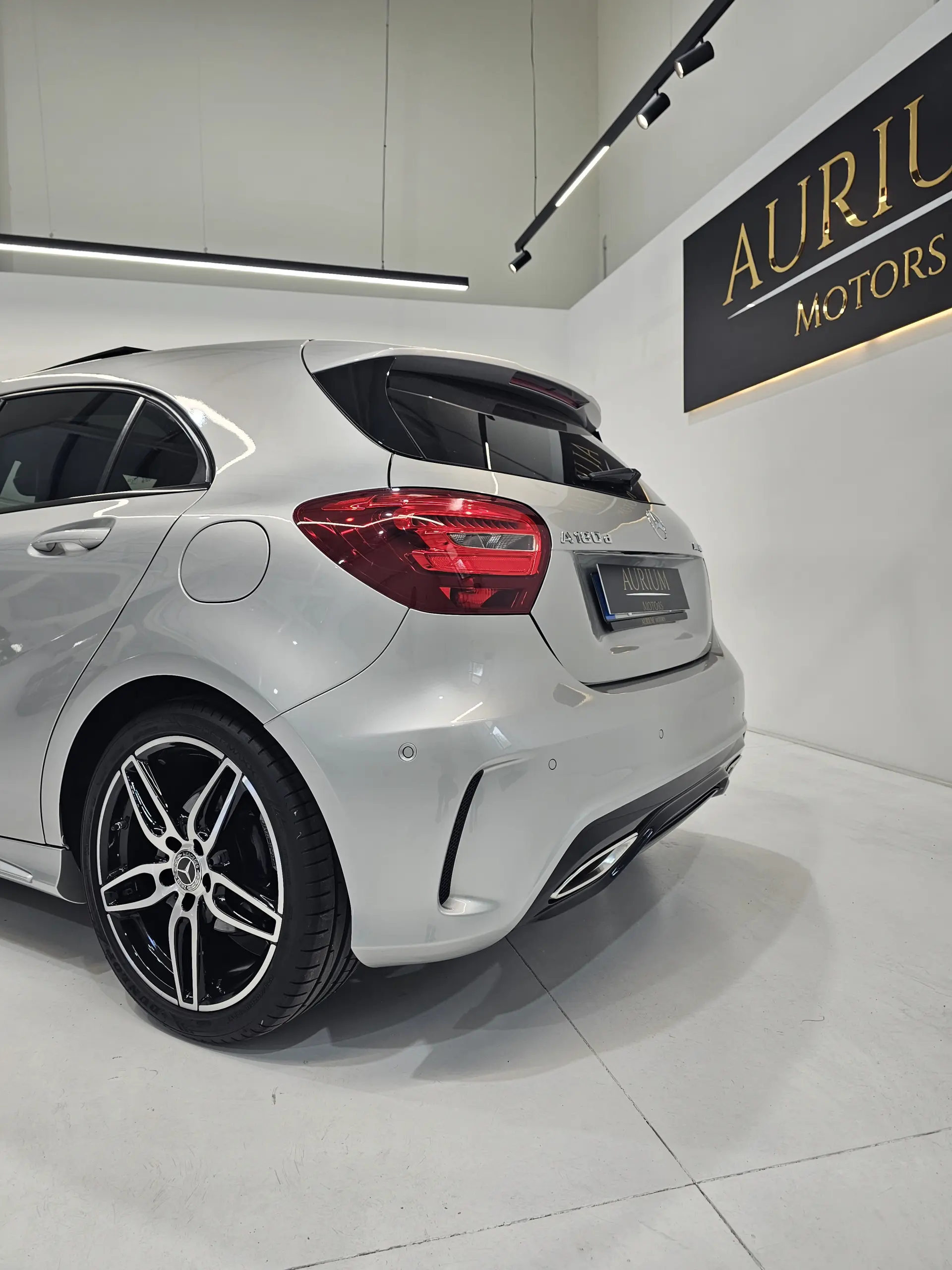 Mercedes-Benz A 180 d AMG Line 5