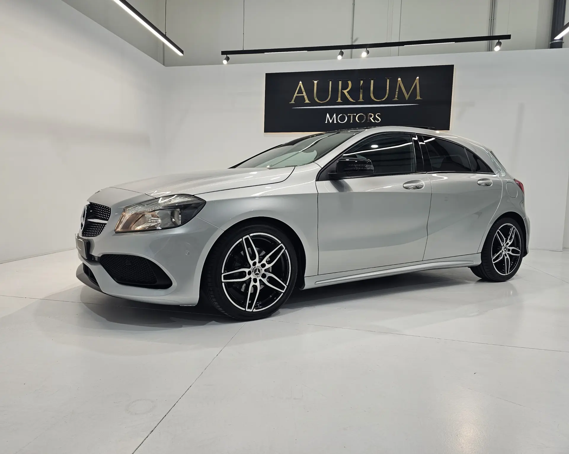 Mercedes-Benz A 180 d AMG Line 1