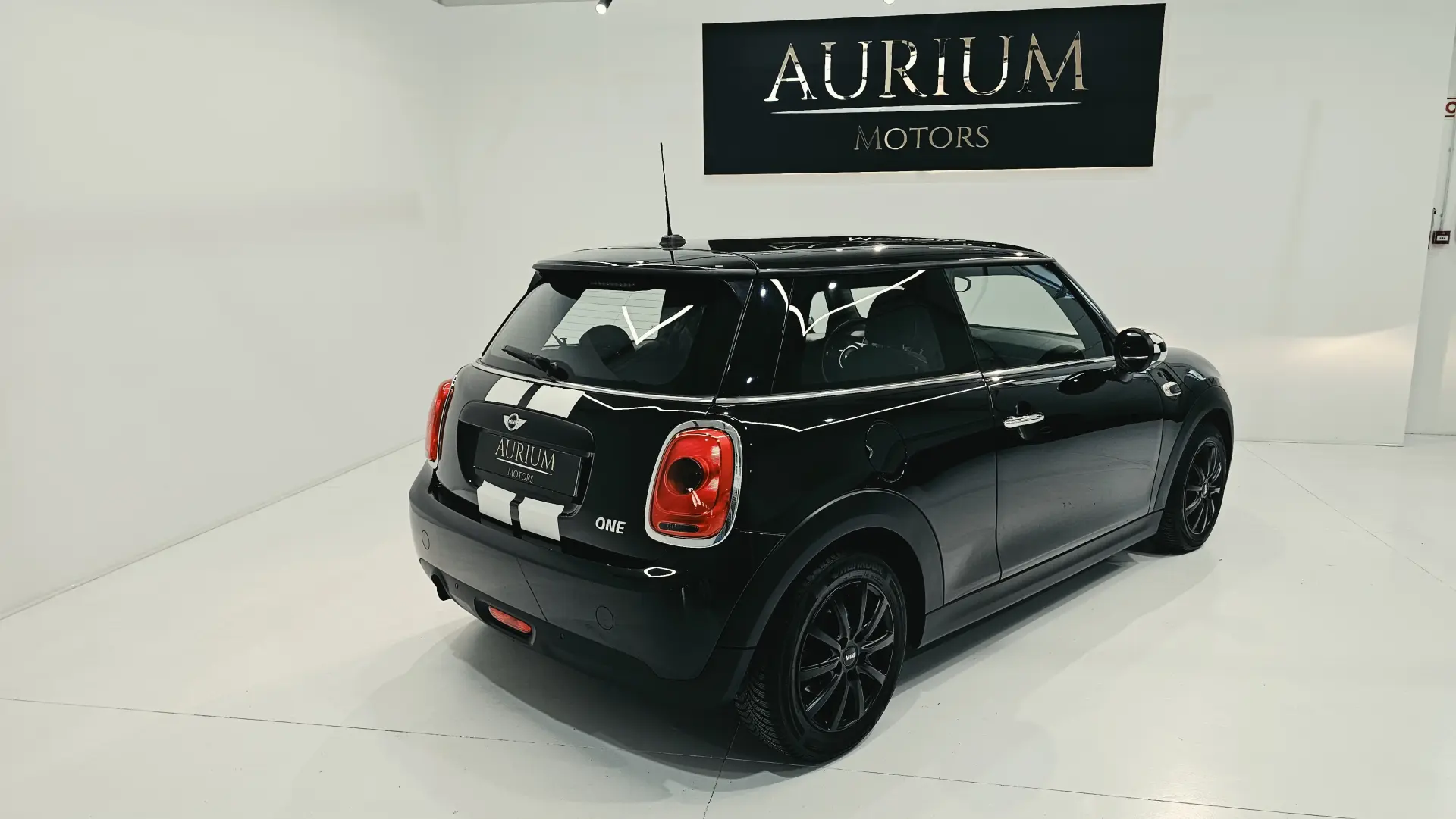 MINI 3 Portas One 8