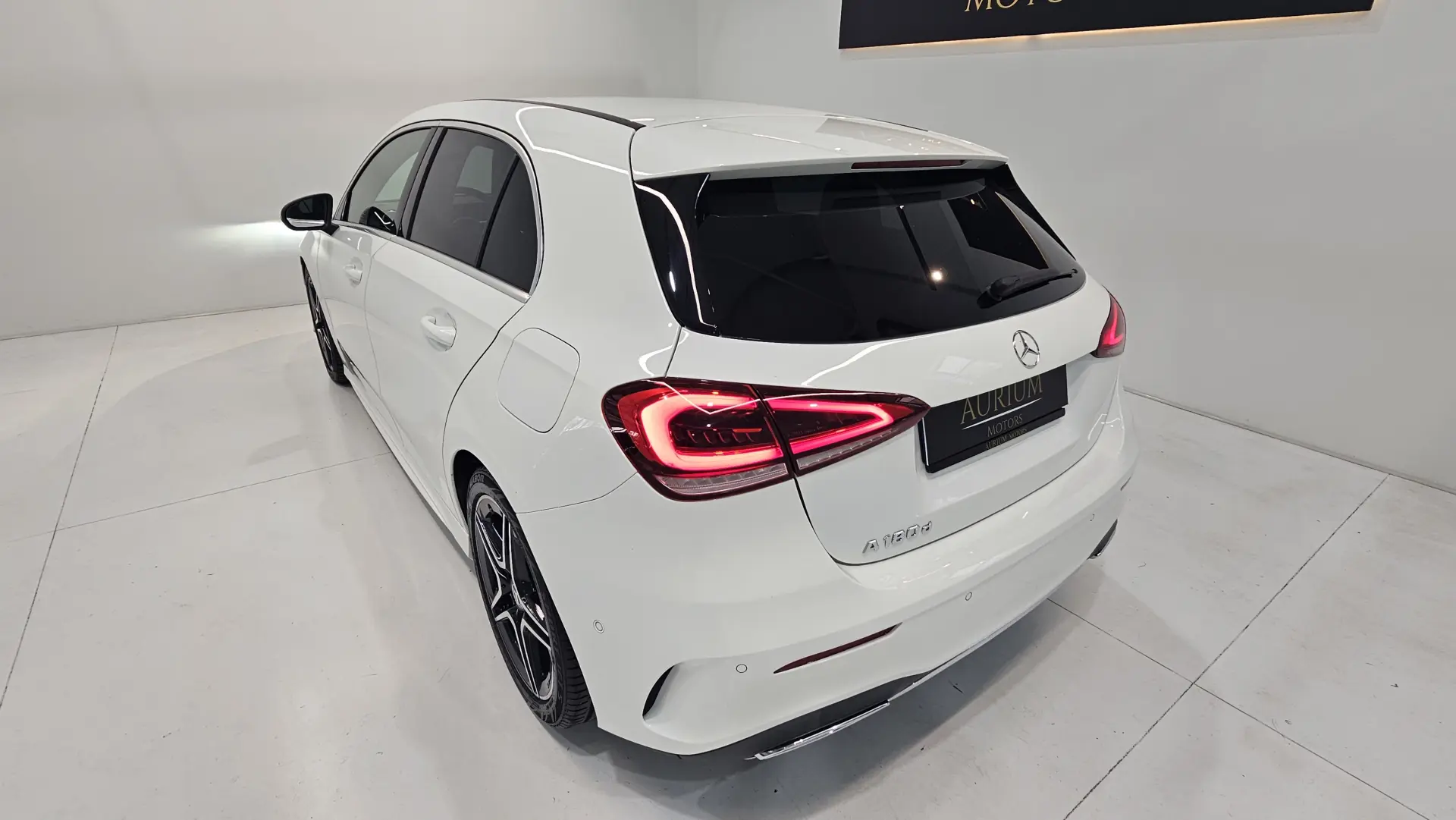 Mercedes-Benz A 180 d AMG Line Aut. 14