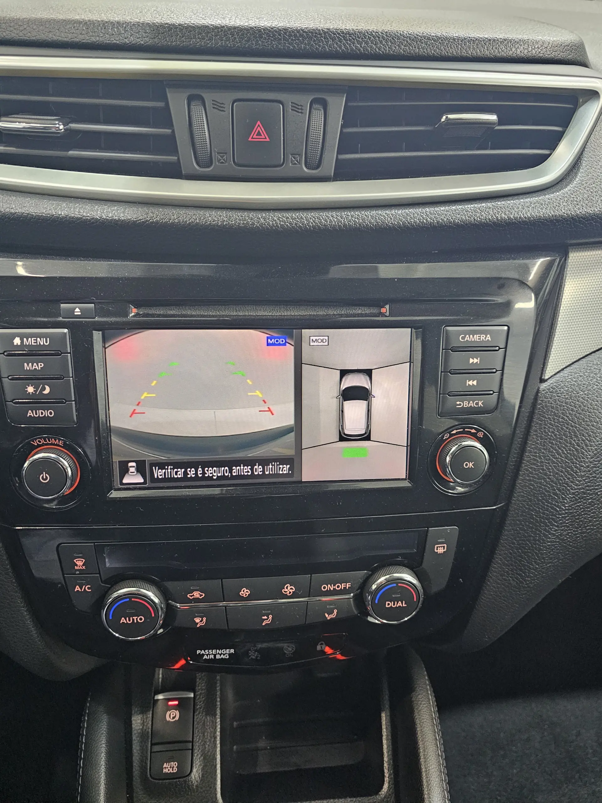 Nissan Qashqai 1.5 dCi N-Connecta J18 16