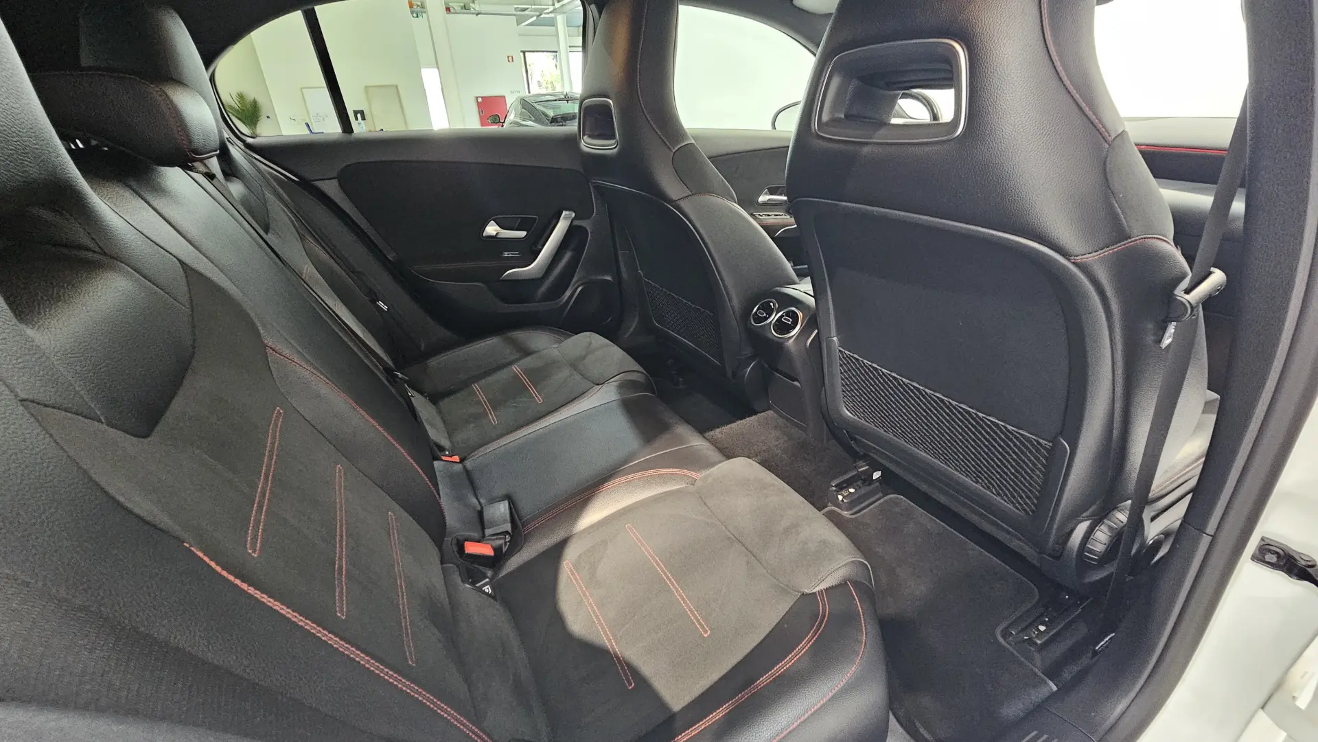 Mercedes-Benz A 180 d AMG Line Aut. 28