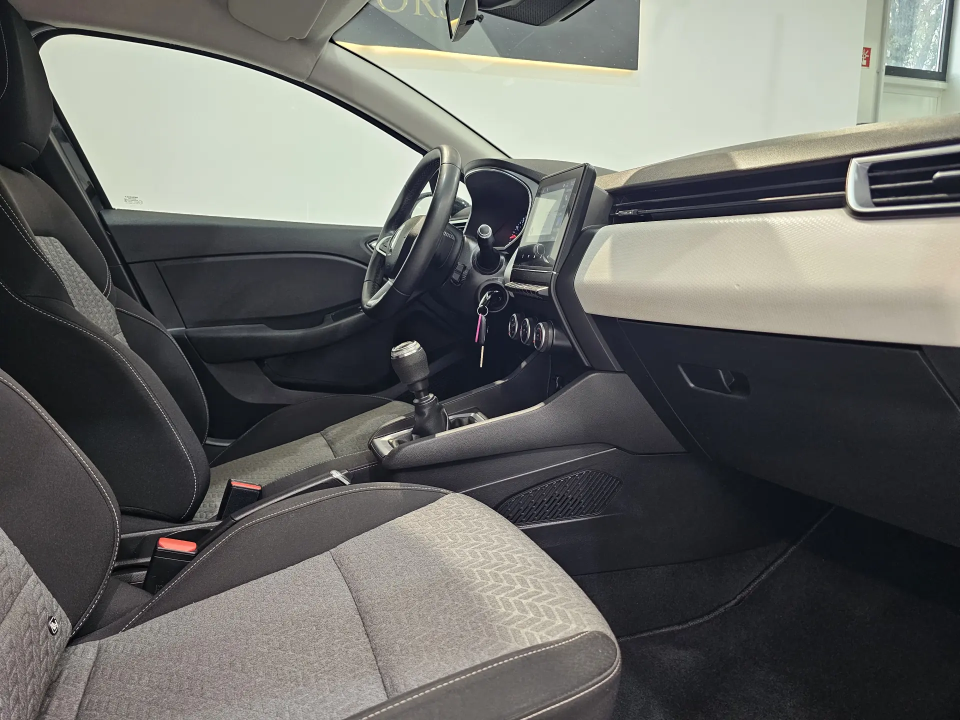 Renault Clio 1.0 TCe Limited 17