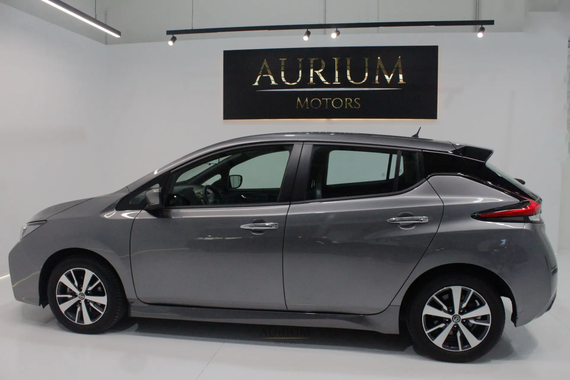 Nissan Leaf N-Connecta 5