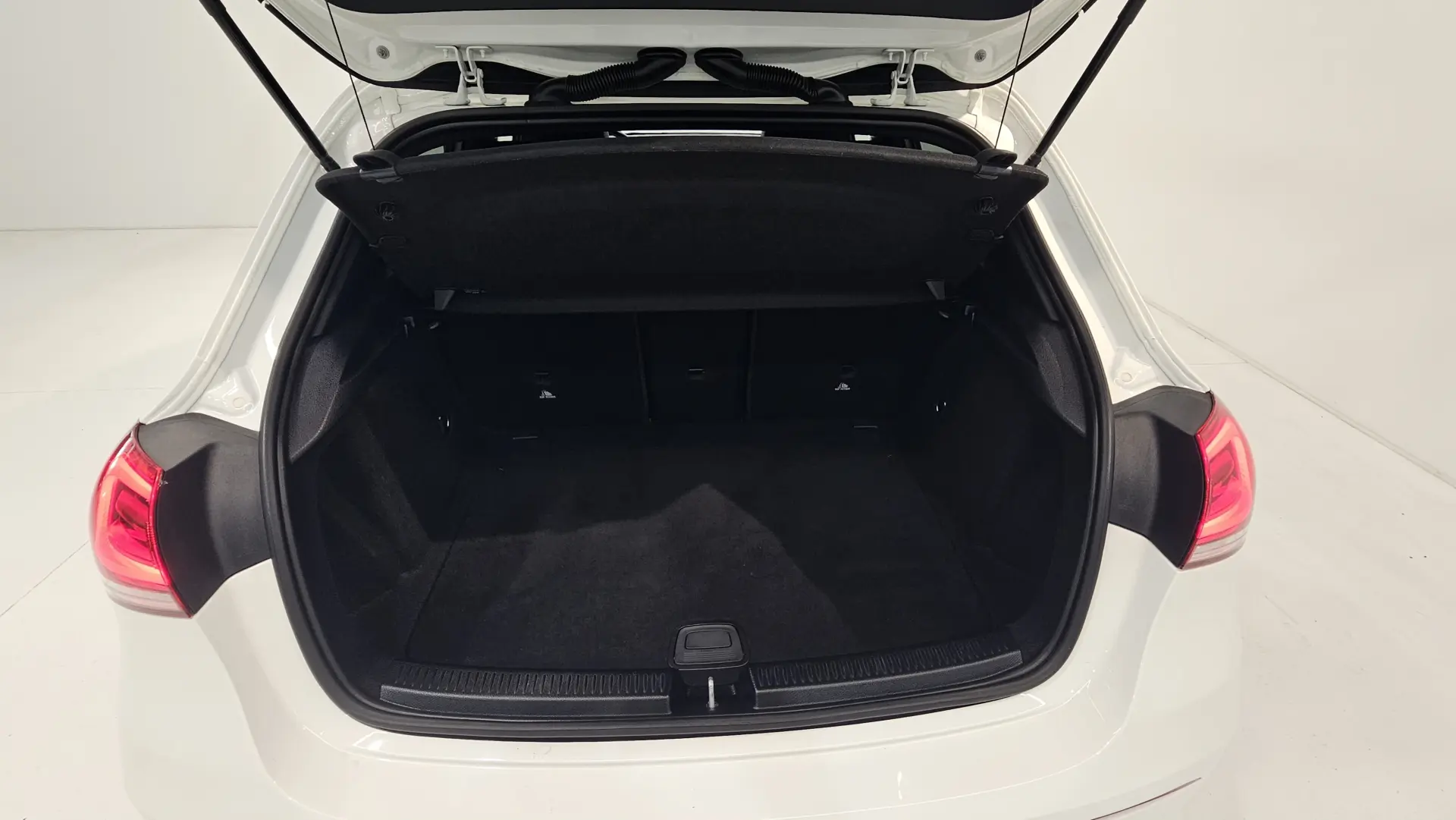 Mercedes-Benz A 180 d AMG Line Aut. 15