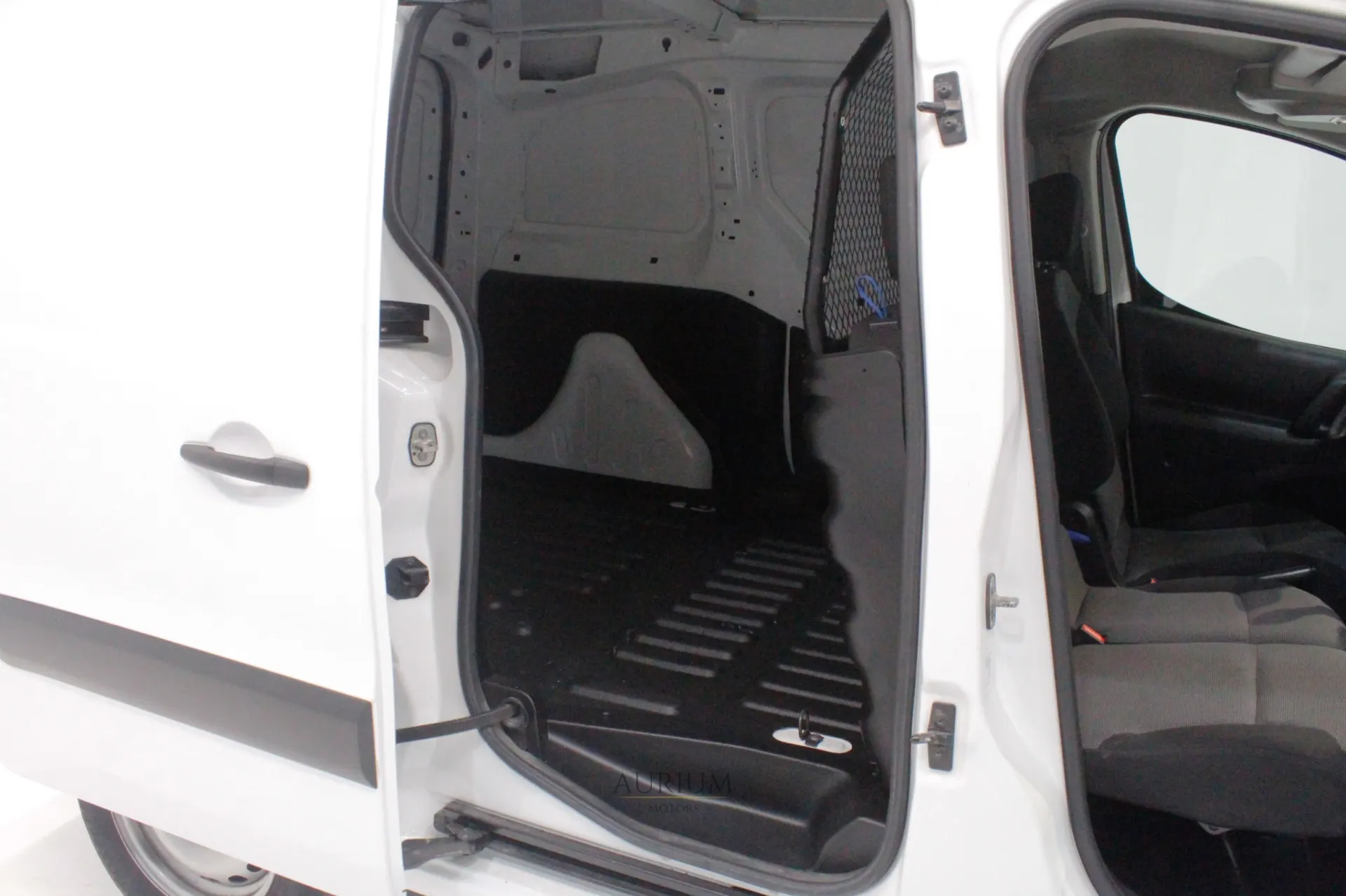 Peugeot Partner L1 1.6 HDI 3 lugares 5