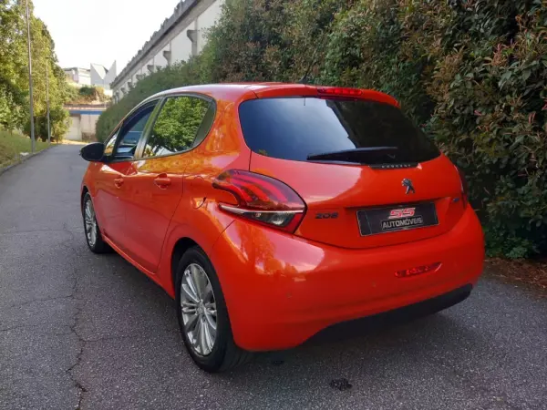 Peugeot 208 1.2 PureTech Style 8