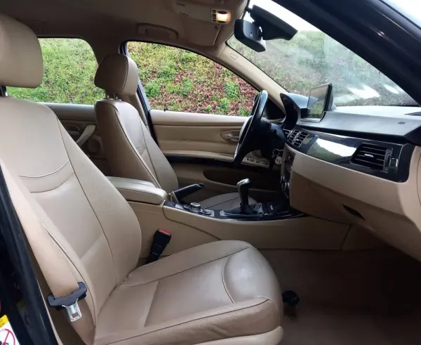 BMW 320 d Touring 10