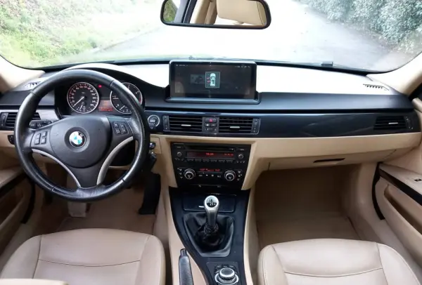 BMW 320 d Touring 11