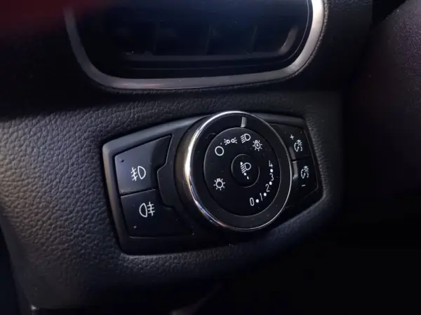 Ford B-Max 1.6 TDCi Titanium 17
