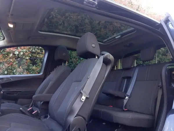 Ford B-Max 1.6 TDCi Titanium 26