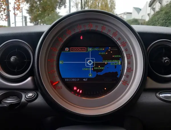 MINI 3 Portas Cooper D 17
