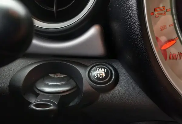 MINI 3 Portas Cooper D 22