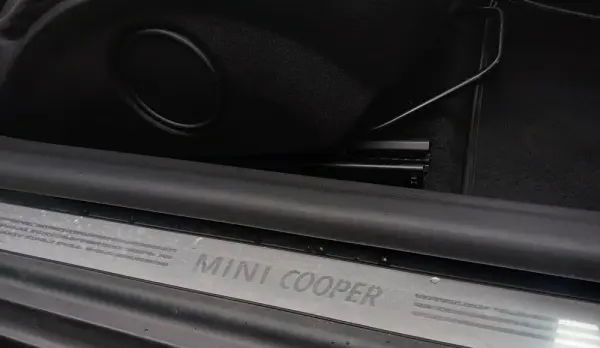 MINI 3 Portas Cooper D 28