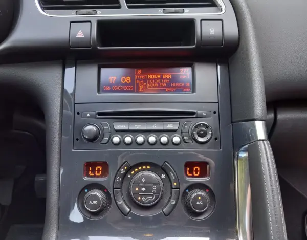 Peugeot 3008 1.6 HDi Allure 15