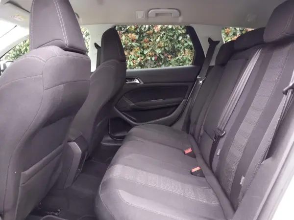 Peugeot 308 SW 2.0 BlueHDi Allure EAT6 11