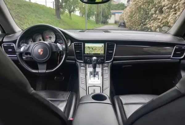 Porsche Panamera Platinum Edition 13