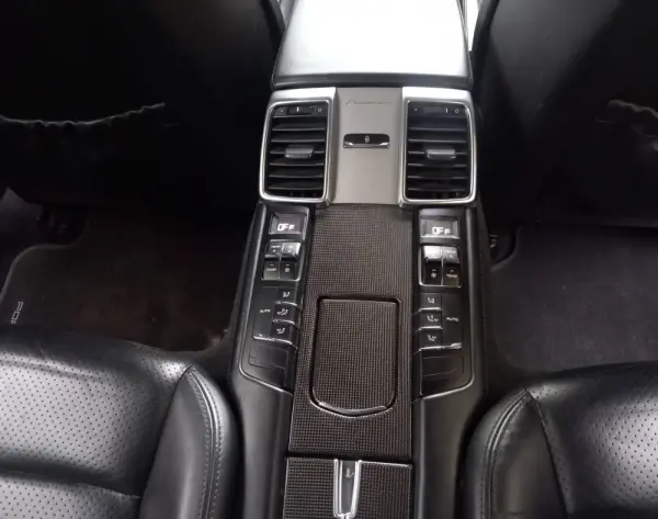 Porsche Panamera Platinum Edition 15