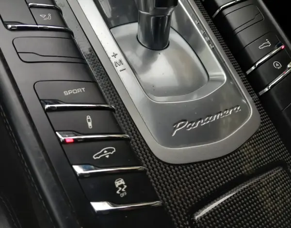 Porsche Panamera Platinum Edition 28