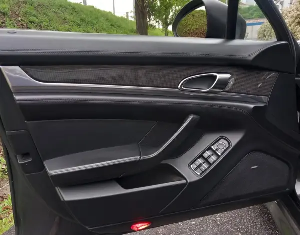 Porsche Panamera Platinum Edition 27
