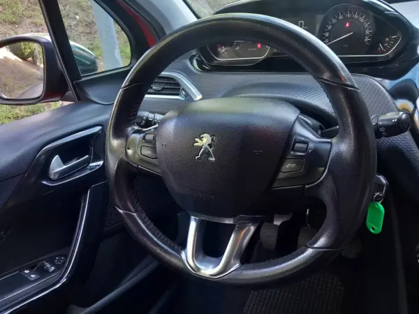 Peugeot 208 1.2 PureTech Style 17