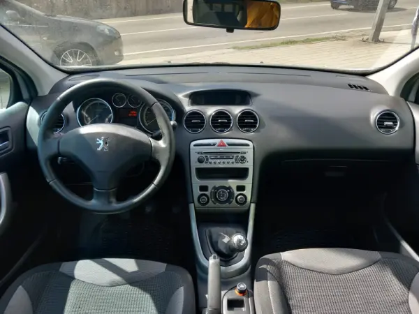Peugeot 308 1.6 HDi Executive 6