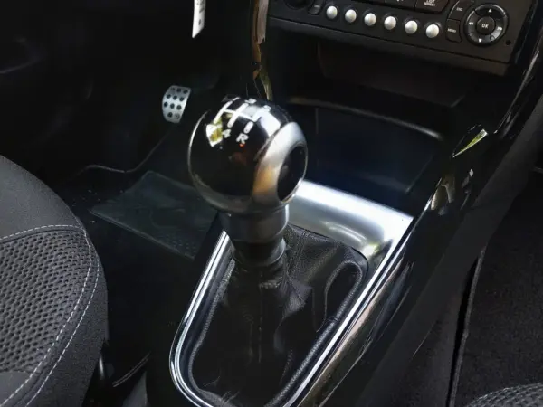 Citroen DS3 1.6 HDi Airdream So Chic 20