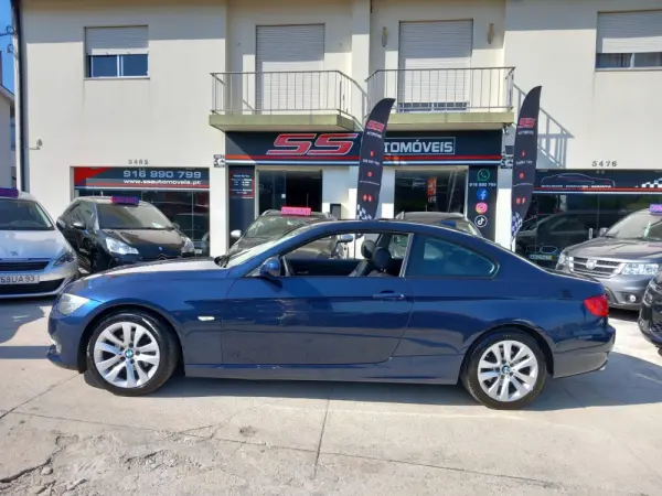 BMW 320 i Coupe 3