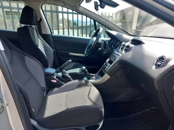 Peugeot 308 1.6 HDi Executive 9