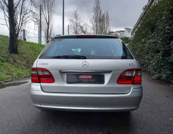 Mercedes-Benz E 220 CDi Avantgarde Aut. 7