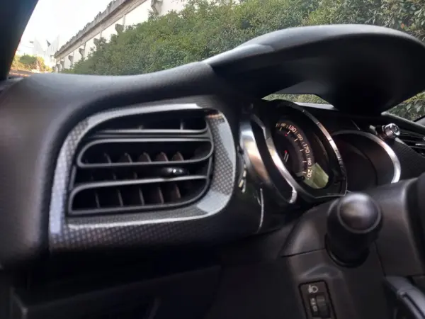 Citroen DS3 1.6 HDi Airdream So Chic 23