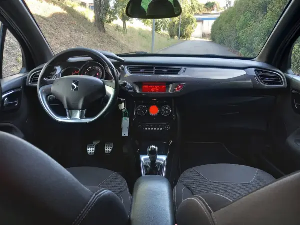Citroen DS3 1.6 HDi Airdream So Chic 15