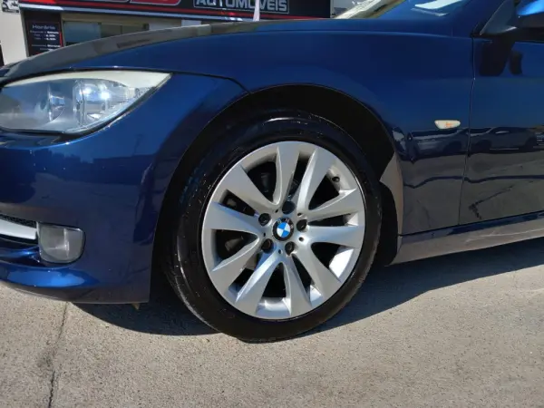 BMW 320 i Coupe 4